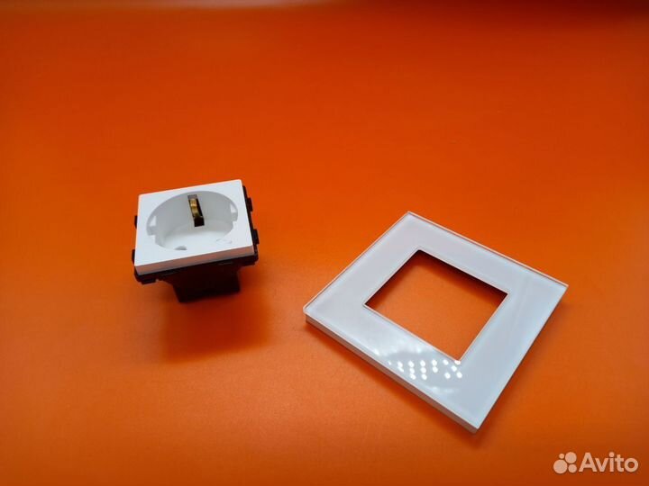 33061 Настенная розетка