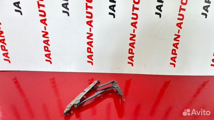 Петля крышки багажника левая Audi A6 C6 2.8 ccea