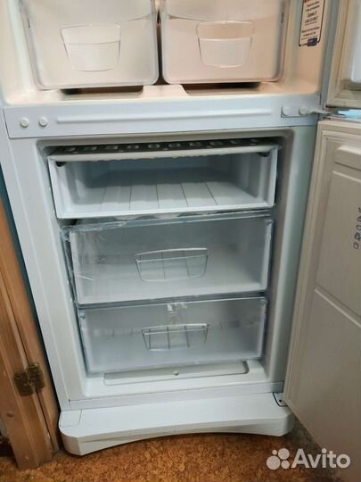 Холодильник indesit