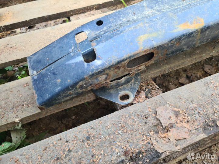 Усилитель бампера задний Toyota Corolla E120 2006