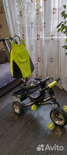 Детский трехколесный велосипед