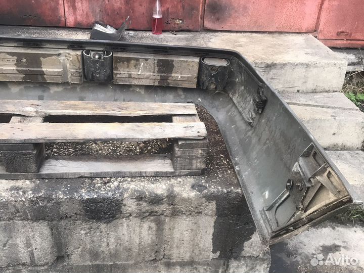Бампер задний Мерседес 124