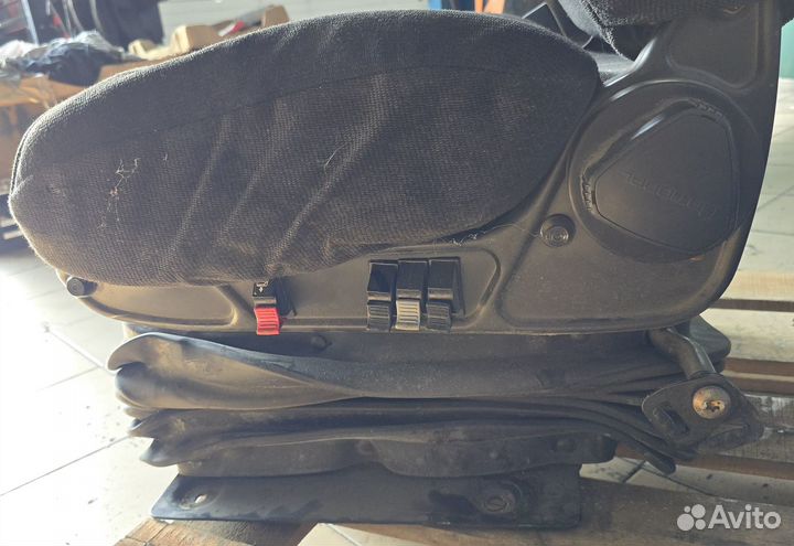 Сиденье водительское international prostar б/у 20243