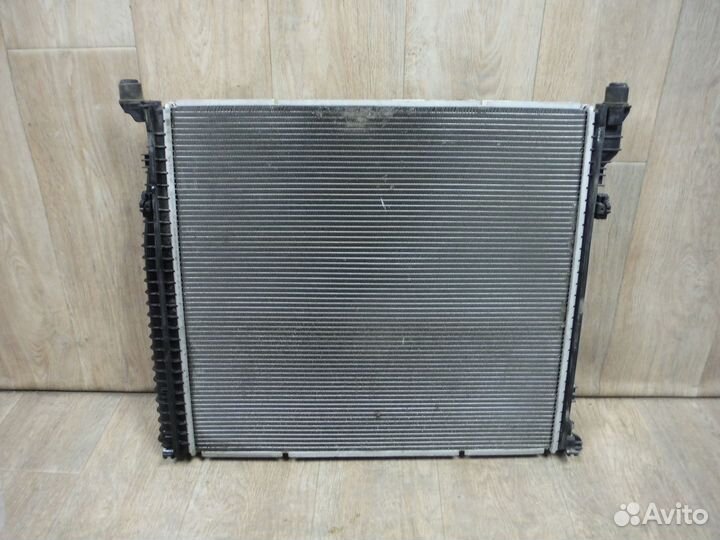 Радиатор охлаждения Mercedes W166 GL GLS ML GLE
