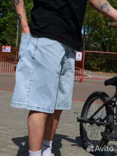 Джинсовые шорты