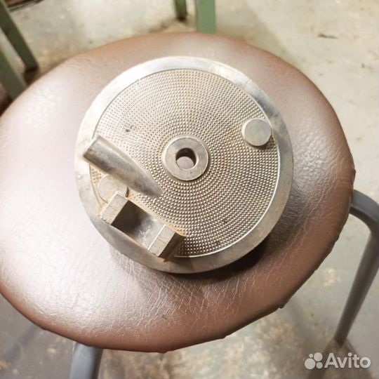 Передний тормозной опорник мопед карпаты