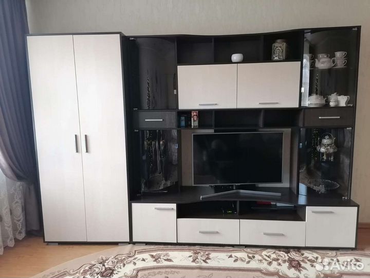 Стенка в гостиную