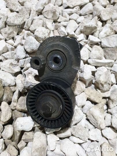 Натяжитель ремня Opel Astra H