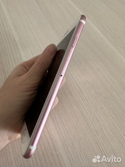 Телефон iPhone 7