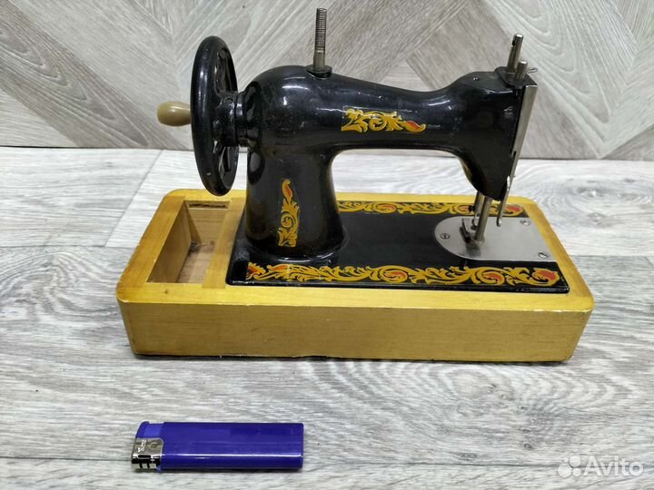 Детская швейная машинка
