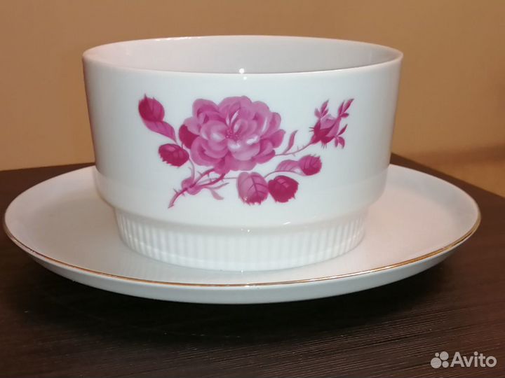 Столовый предмет из сервиза 