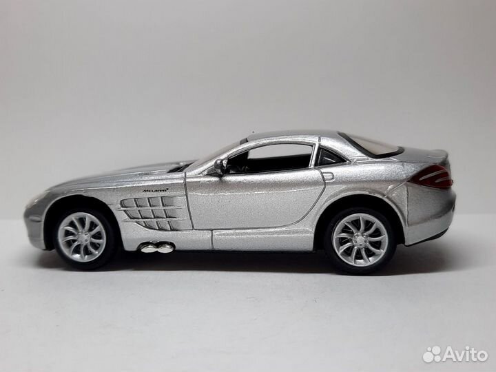 Модель Mercedes Benz SLR McLaren коллекционная