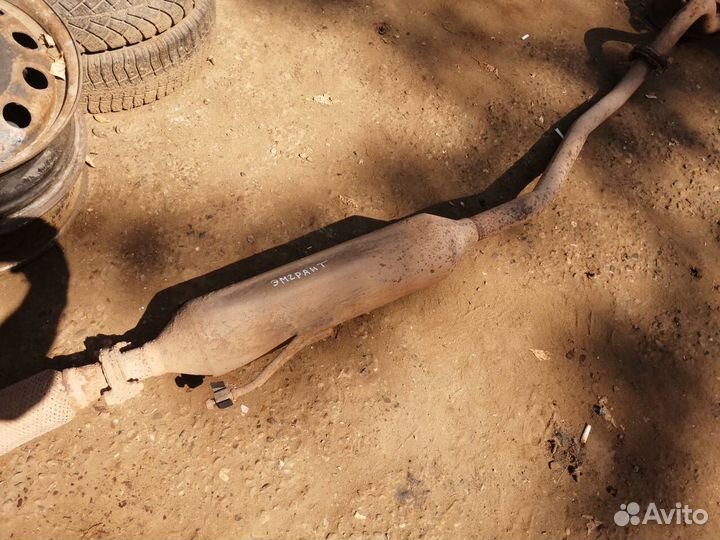 Резонатор Джили Эмгранд emgrand