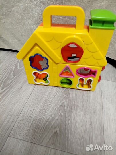 Детская развивающая игрушка Домик
