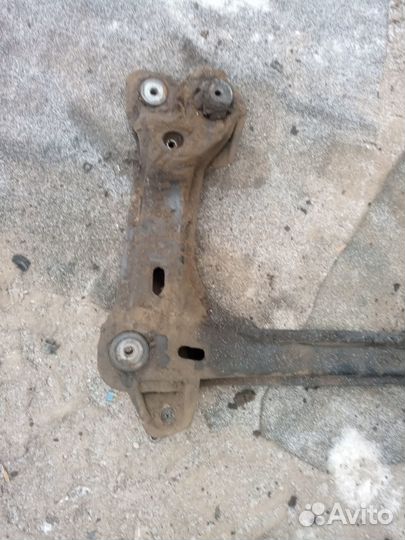 Подрамник Audi 100 C3