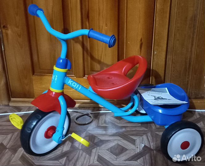 Трехколесный велосипед