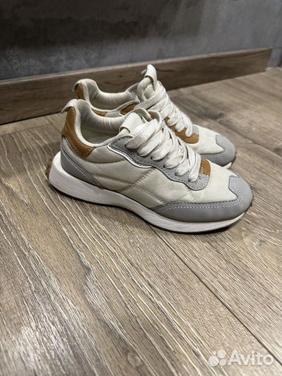 Кроссовки zara