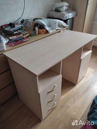Письменный стол