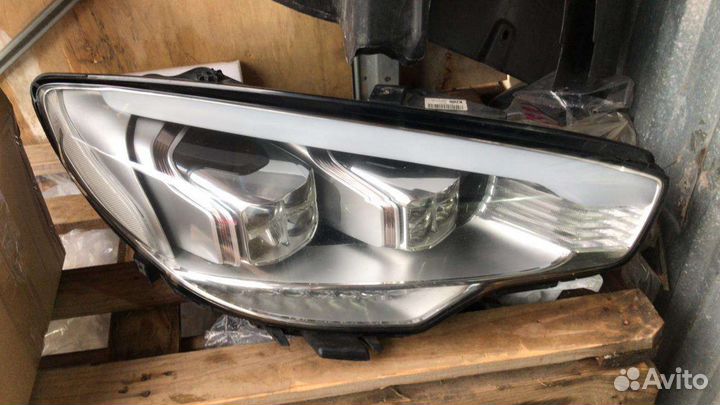 Kia Quoris фара правая full LED оригинальная