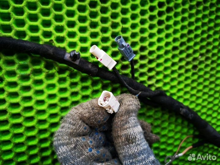 Проводка багажника на Audi Q3 2012-2018