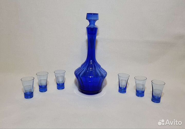 Графин с рюмками, синее стекло. СССР