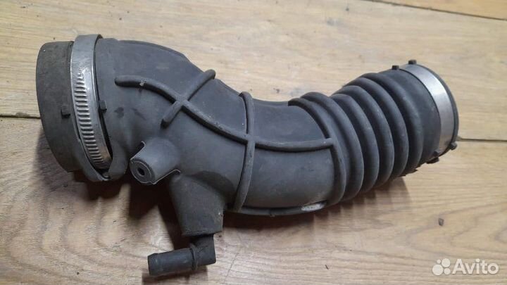 Патрубок воздушного фильтра Renault Fluence седан