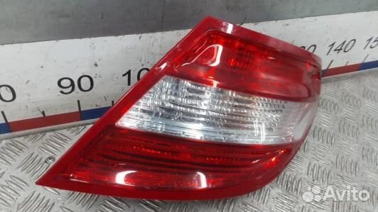 Фонарь задний правый mercedes benz C-class W204 (L