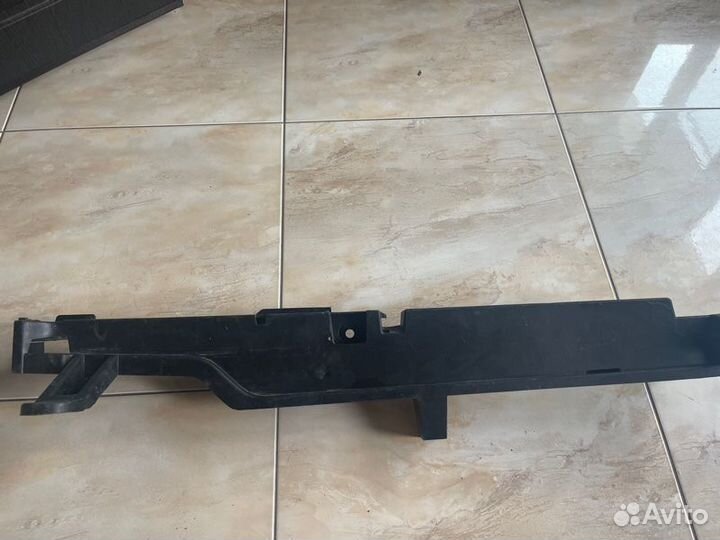 Надставка пола запасного колеса правая Volvo Xc 40