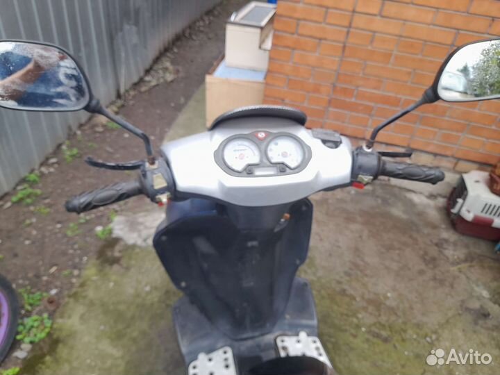 Скутер 80 куб,с доками