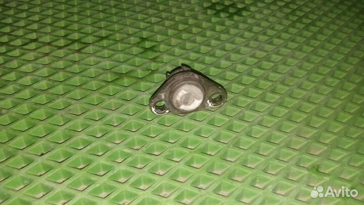 Личинка замка багажника Nissan Primera P11