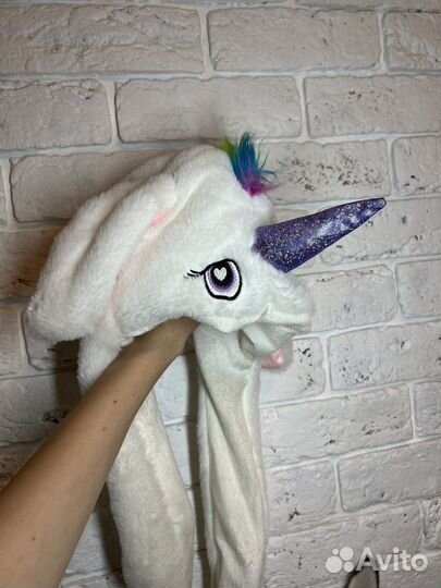 Шапка с двигающимися ушами