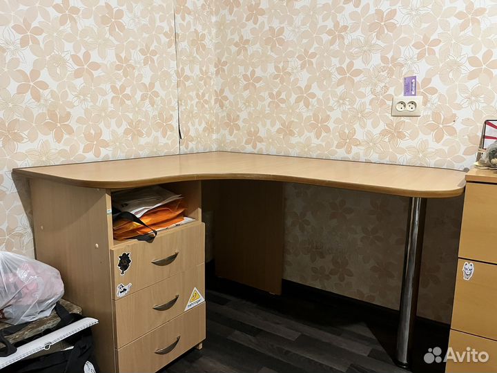 Компьютерный стол