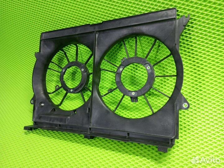 Диффузор вентилятора Toyota Avensis 2