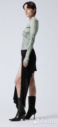 Мини юбка vira asymmetric mini skirt weekday