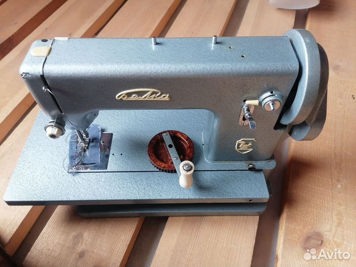 Швейная машинка белка