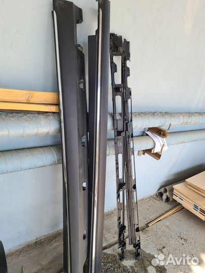 Комплект оригинальных накладок на пороги для Merce