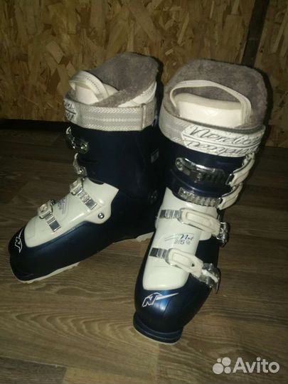 Горнолыжные ботинки