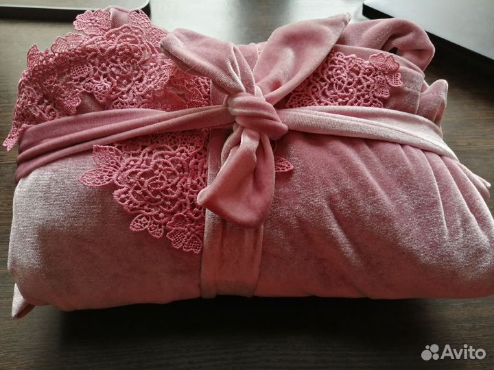Пеньюар с халатом, домашний костюм