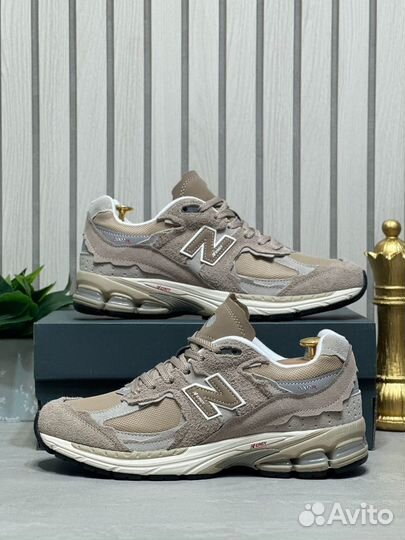 Кроссовки NEW balance 2002