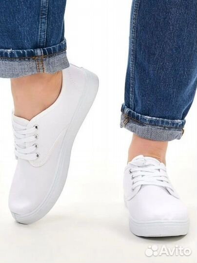Новые белые женские кеды