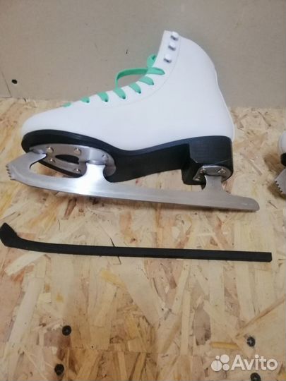 Коньки фигурные Aurora