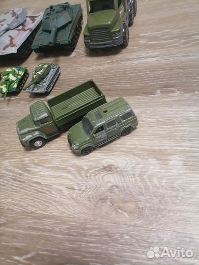 Модель танка 100 р любой