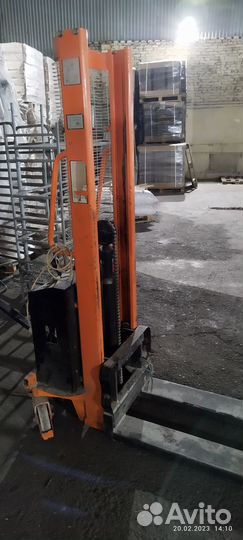 Электрический штабелер