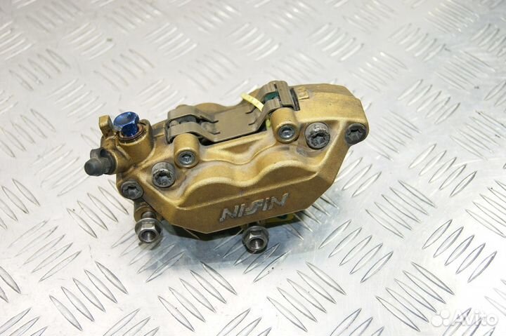 Суппорт передний левый Suzuki GSX-R1000 K1-K2, T70