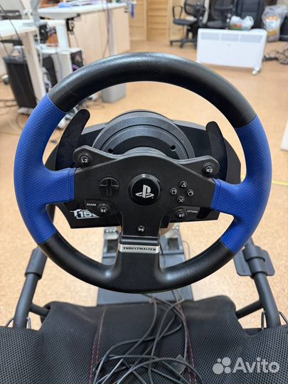 Кокпит для симрейсинга playseat + ThrustMaster T15