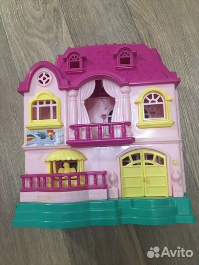 Домик кукольный
