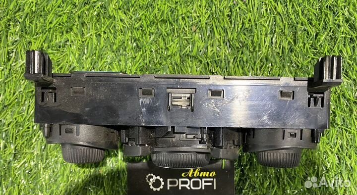 Блок управления климатом Peugeot 308