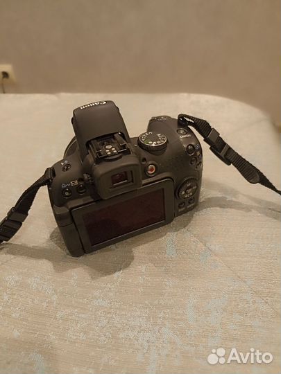 Цифровой фотоаппарат Canon PowerShot SX1 IS