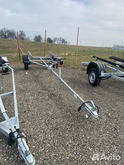 Легковой прицеп для лодки 4 - 4.6м