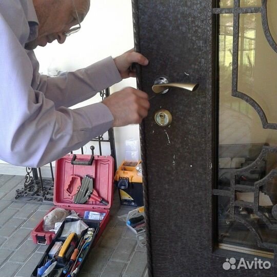 Вскрытие замков двери/замена личинки/замена замков